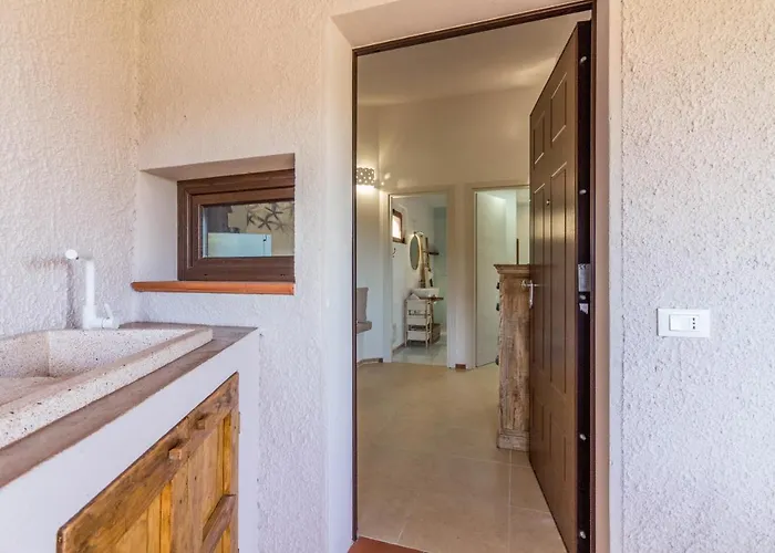 Guesthost - Sa Luna With Garden&parking! Baja Sardinia